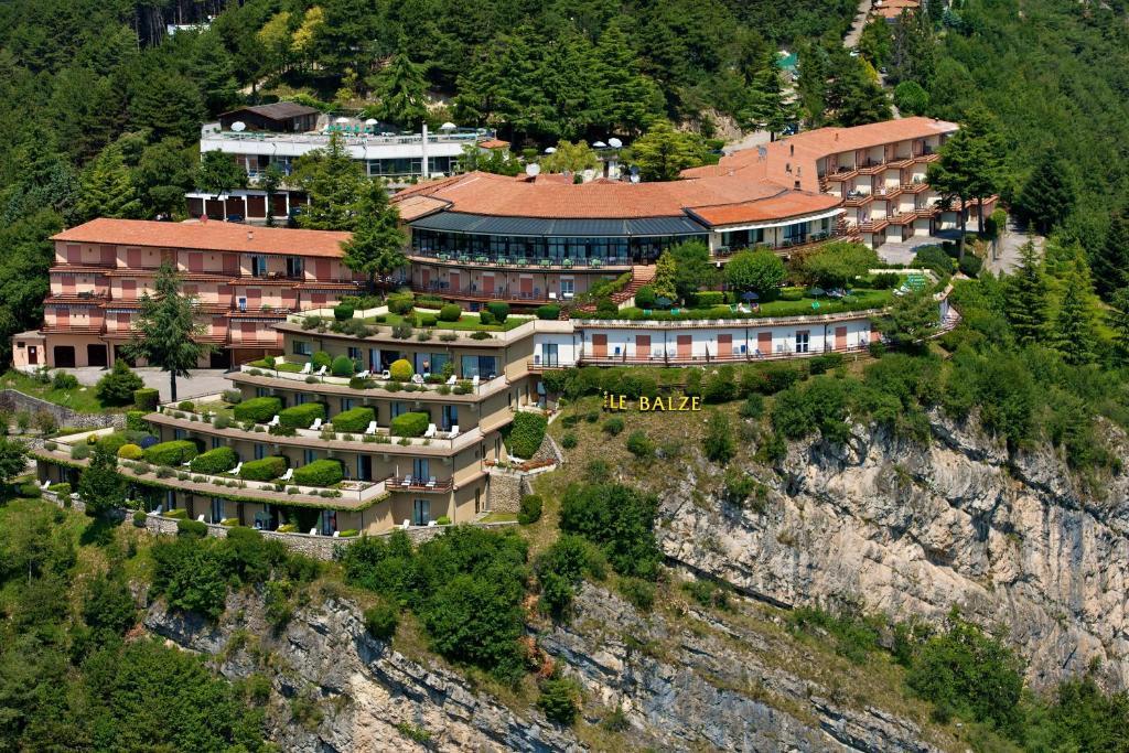 Hotel Le Balze - Aktiv & Wellness Tremosine Esterno foto