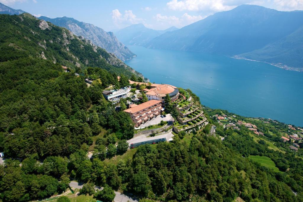 Hotel Le Balze - Aktiv & Wellness Tremosine Esterno foto